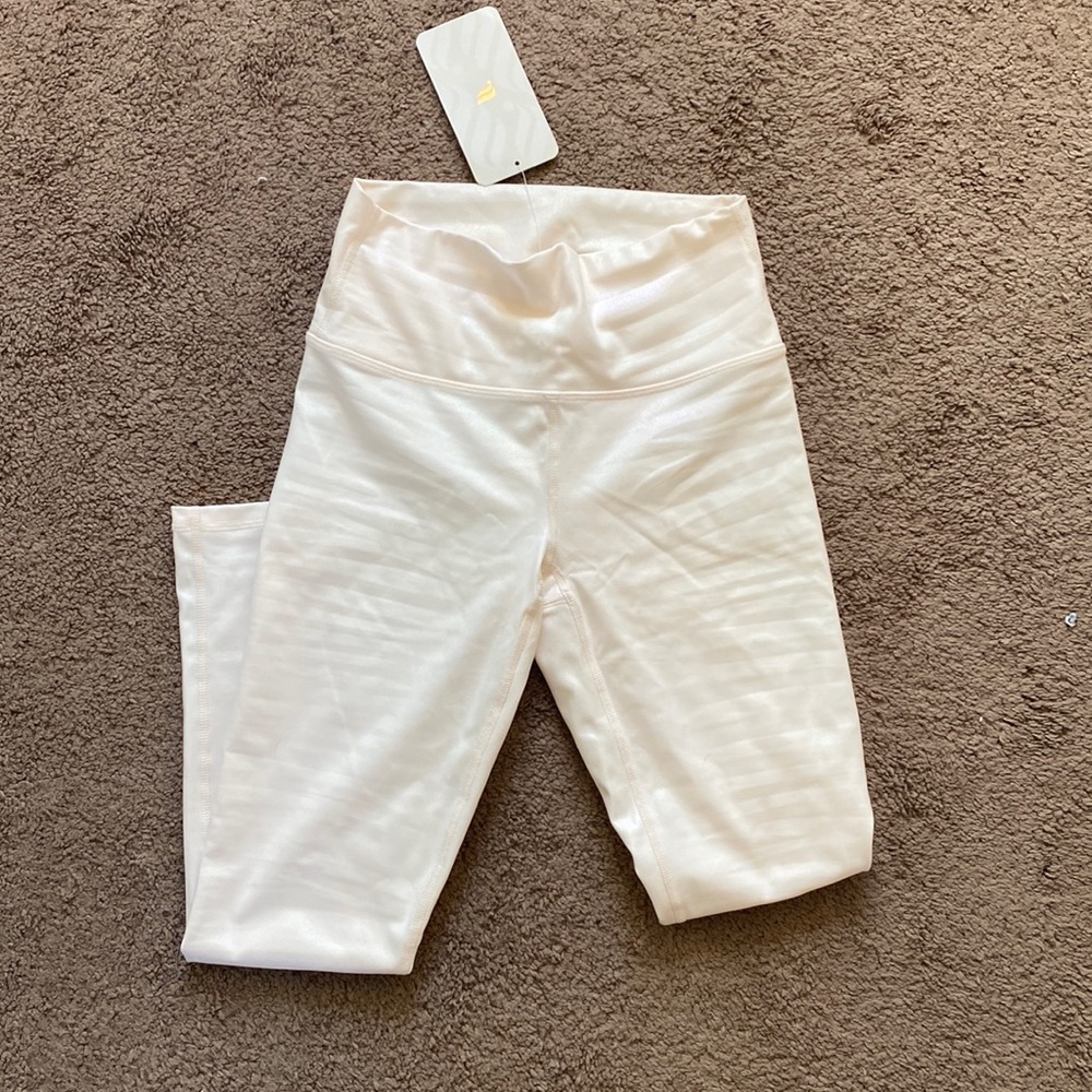 NWT White metallic fabletics leggings size xs